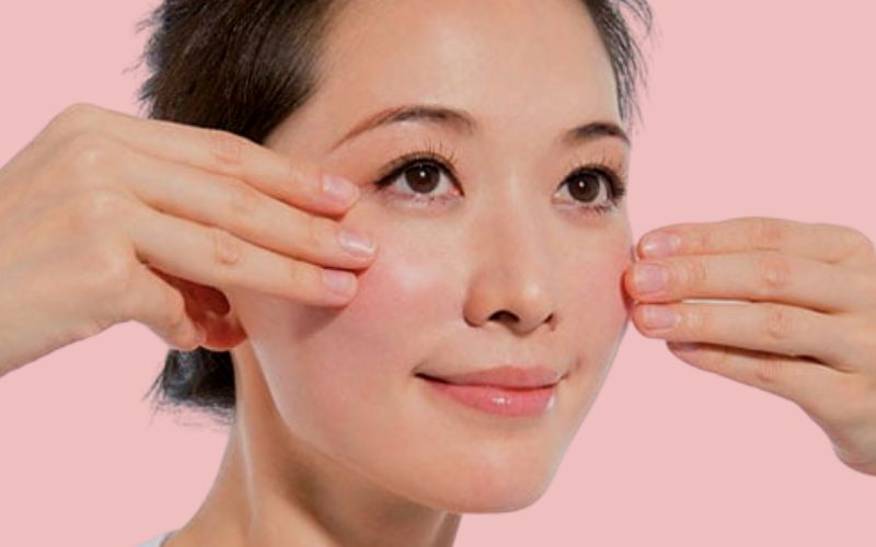 Mát xa giúp mắt dễ chịu hơn