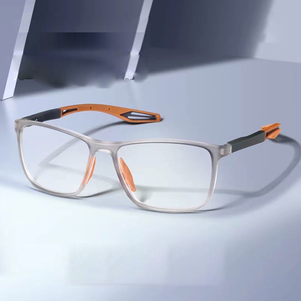 Mắt kính cận thị dành cho người bị cận thị