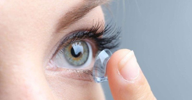 Sử dụng kính đúng cách giúp bạn tự tin hơn trong mọi hoạt động hàng ngày