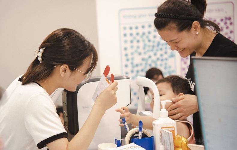 Trẻ dưới 5 tuổi cần kiểm tra mắt thường xuyên