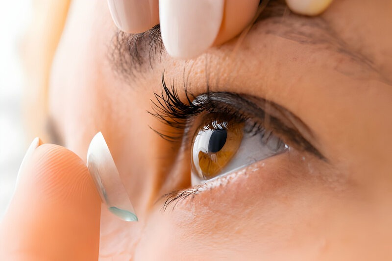 Người dùng cần tuân thủ nghiêm ngặt các nguyên tắc khi sử dụng lens cận