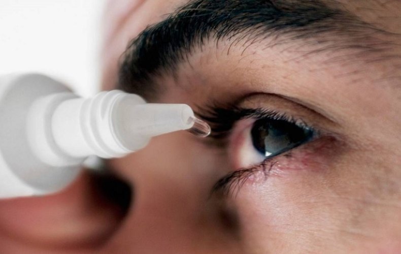 Sử dụng thuốc nhỏ mắt để giảm khô mắt, cải thiện mắt dại