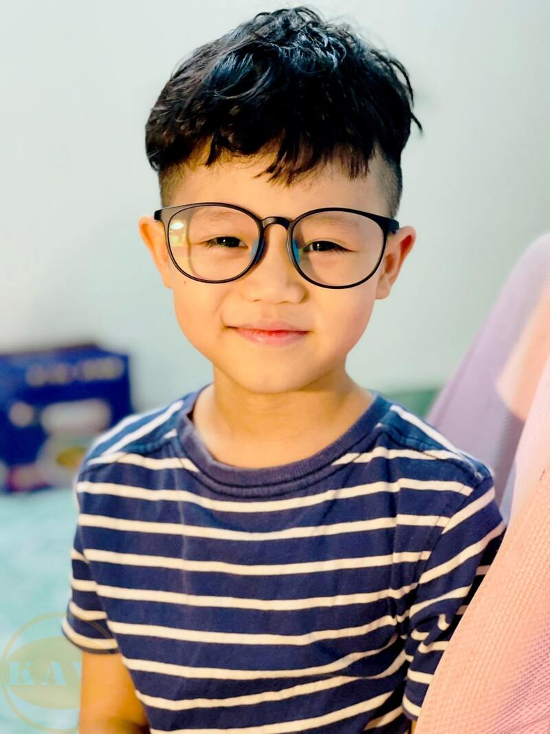 Điều trị tật khúc xạ không phẫu thuật