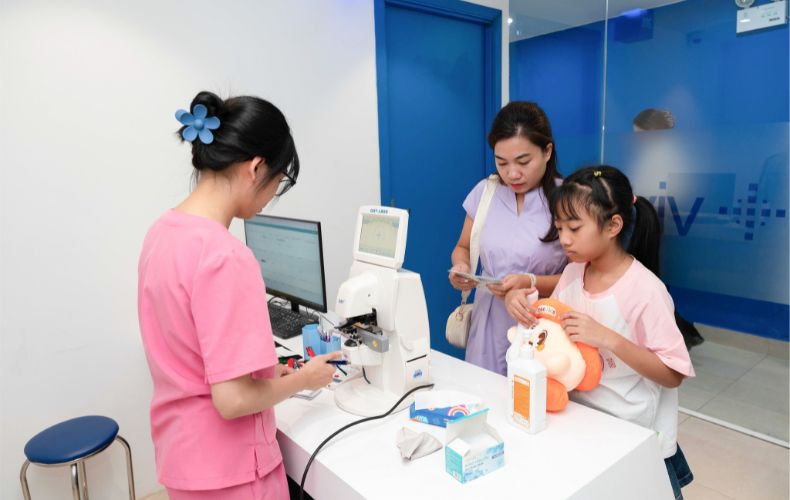 Đi khám mắt cần mang theo hồ sơ bệnh án