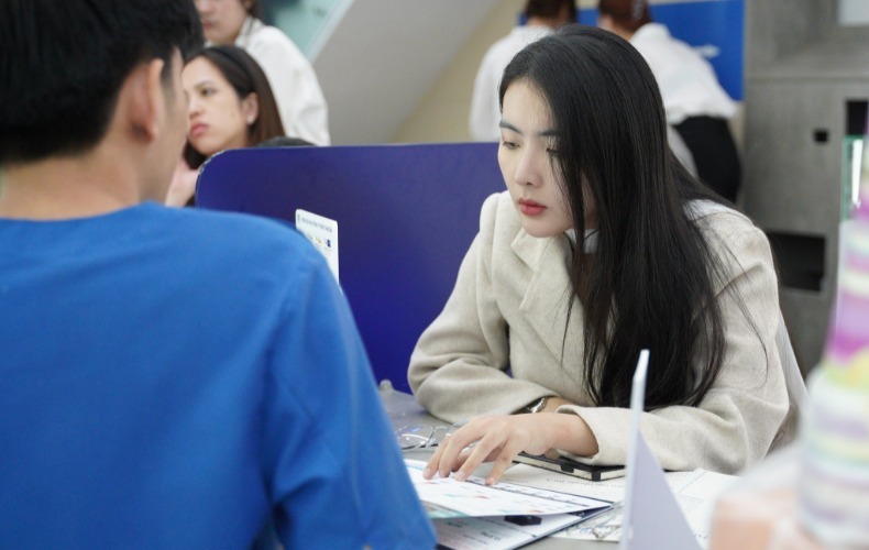 Kiểm tra kỹ thông tin và bảo hành khi mua tròng kính