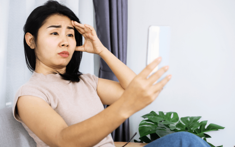 Viễn thị là sự sai lệch về khúc xạ khi ánh sáng hội tụ sau võng mạc