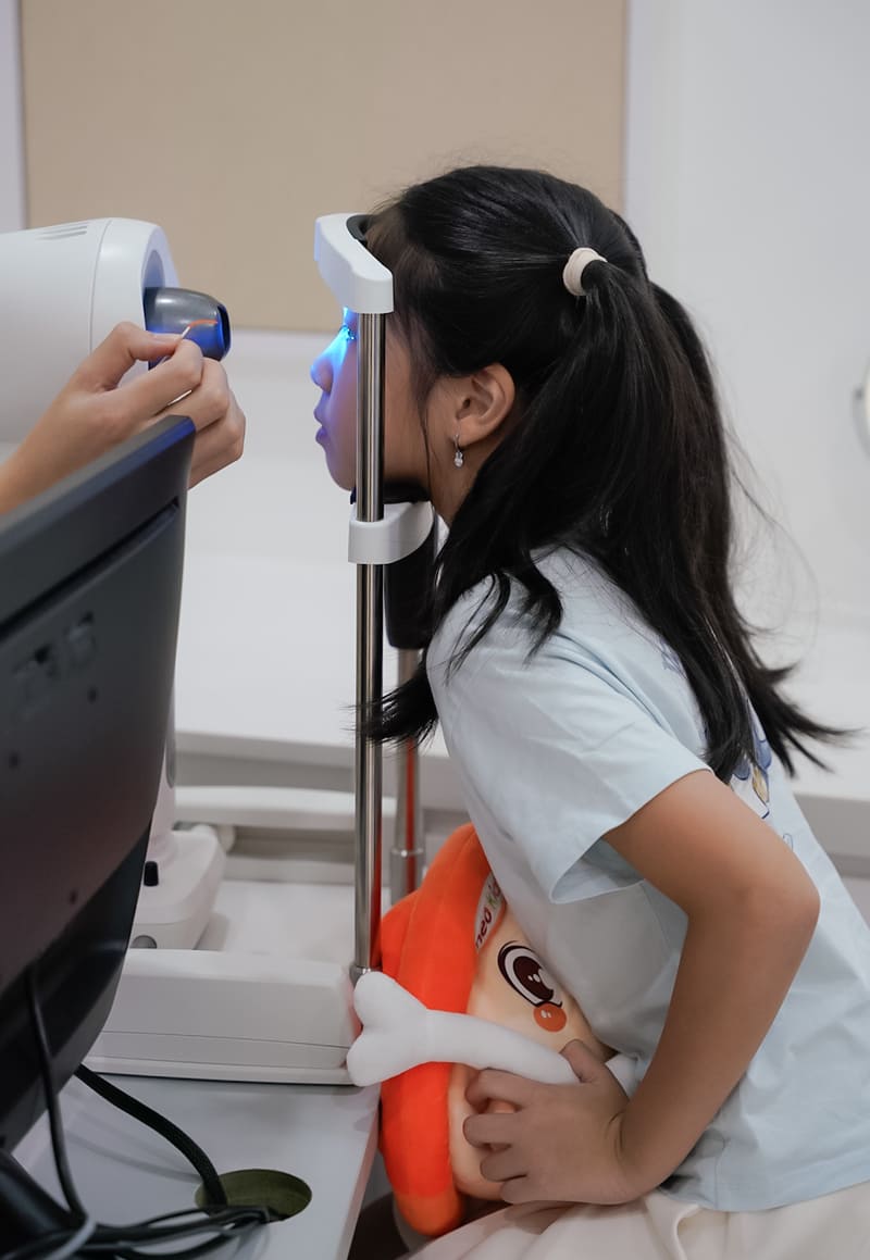 Khám sức khỏe mắt