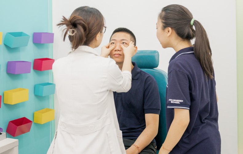 Thực hiện các bài tập mắt để phòng ngừa loạn thị ở mắt