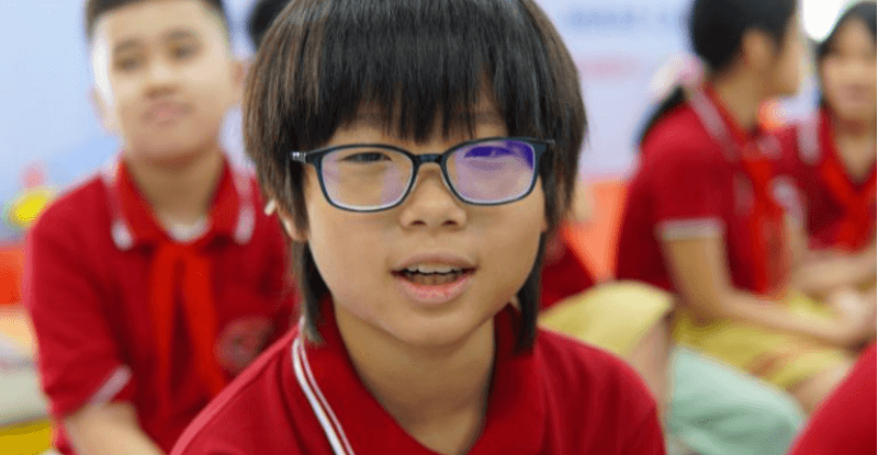 Khắc phục tạm thời bằng các loại kính