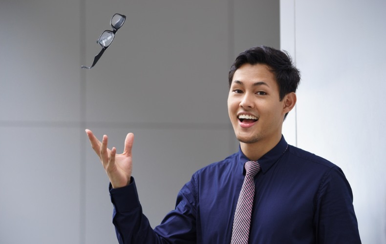 Mổ mắt cận 5 độ xong có bị tái cận không?