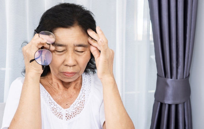 Nguy cơ suy giảm thị lực nếu không điều trị kịp thời viễn thị 7 độ