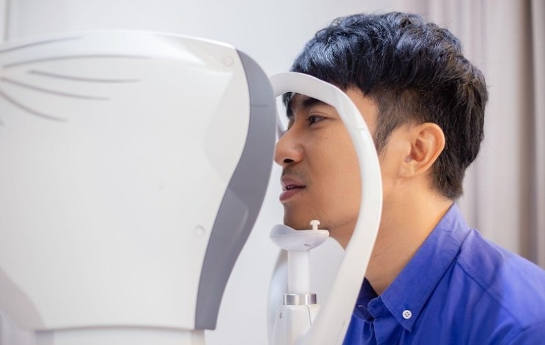 Mổ cận Lasik không dành cho ai? Người có giác mạc mỏng