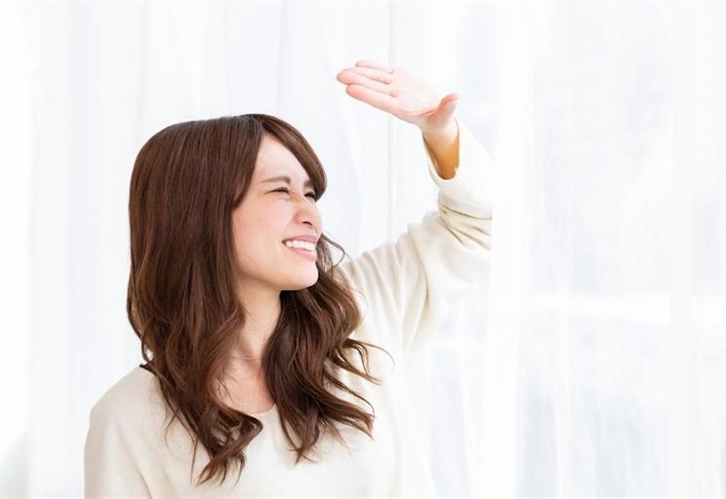 Hiện tượng chói mắt sau mổ loạn là gì?