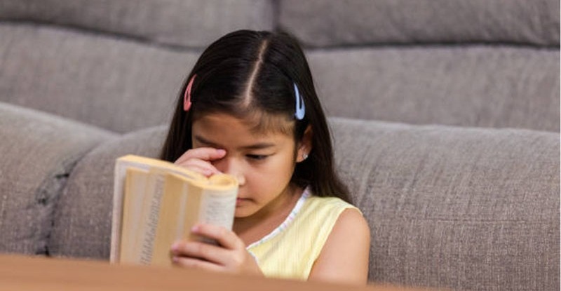 Khi mới bắt đầu sử dụng thuốc trẻ có thể nhìn mờ